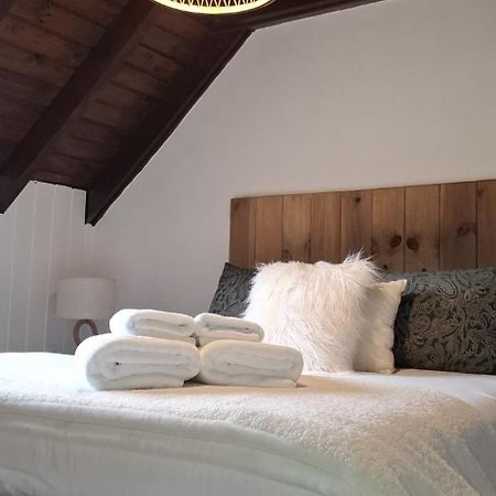 Casa Catania-Acogedora Casa Con Impresionantes Vistas-Fibra Optica Villa Salardu Bagian luar foto