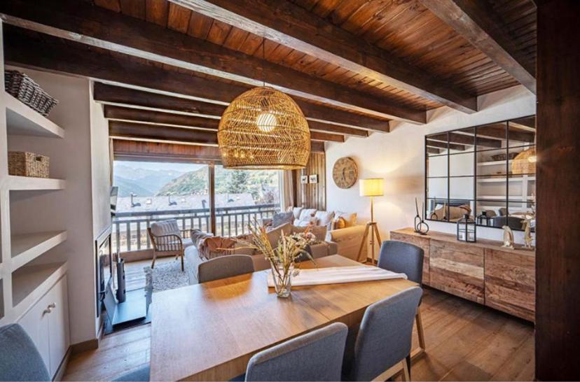 Casa Catania-Acogedora Casa Con Impresionantes Vistas-Fibra Optica Villa Salardu Bagian luar foto