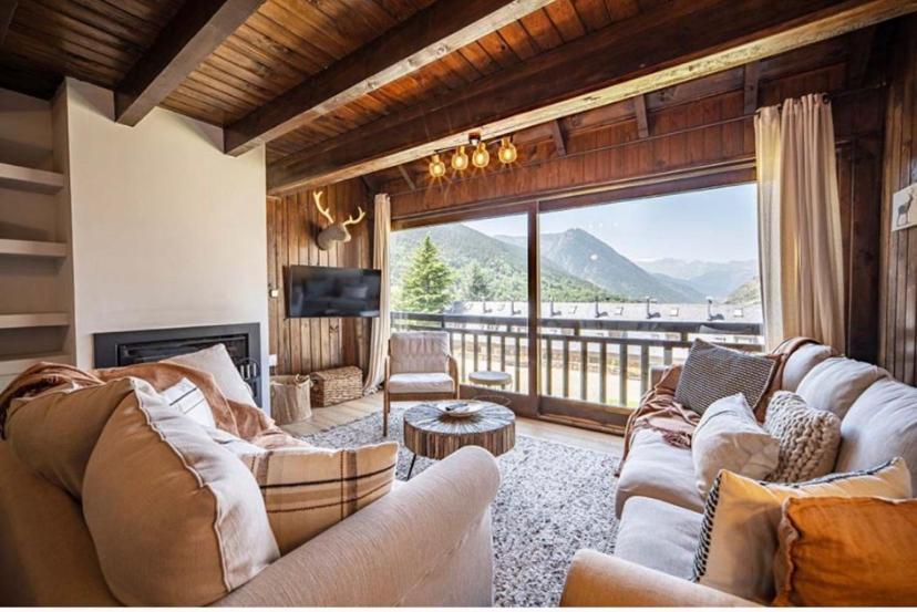 Casa Catania-Acogedora Casa Con Impresionantes Vistas-Fibra Optica Villa Salardu Bagian luar foto