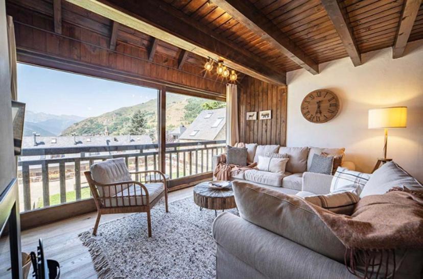Casa Catania-Acogedora Casa Con Impresionantes Vistas-Fibra Optica Villa Salardu Bagian luar foto